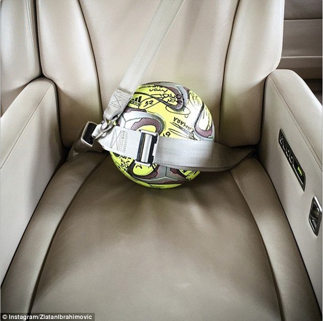 Ποδοσφαιριστής πέτυχε χατ-τρικ και ταξίδεψε με την μπάλα στην πρώτη θέση [εικόνα] | iefimerida.gr 0