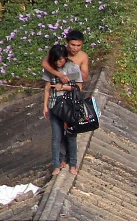 Συνέβη κι αυτό: Την ανέβασε στη σκεπή, την έγδυσε και την απειλούσε ότι θα την σκοτώσει με ένα μπαλτά γιατί... δεν ήθελε να τον παντρευτεί [εικόνες] | iefimerida.gr 4