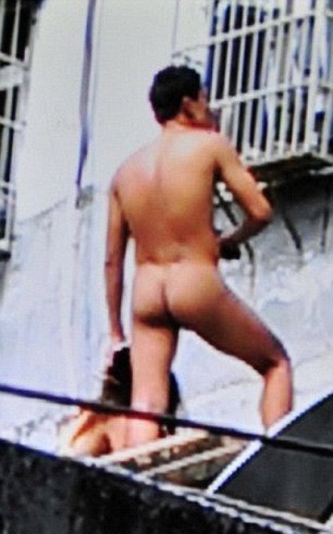 Συνέβη κι αυτό: Την ανέβασε στη σκεπή, την έγδυσε και την απειλούσε ότι θα την σκοτώσει με ένα μπαλτά γιατί... δεν ήθελε να τον παντρευτεί [εικόνες] | iefimerida.gr 5