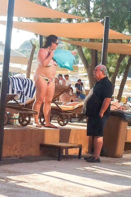 Ο Νίκος Βούτσης για μπάνιο στο Σούνιο [εικόνες] | iefimerida.gr 0