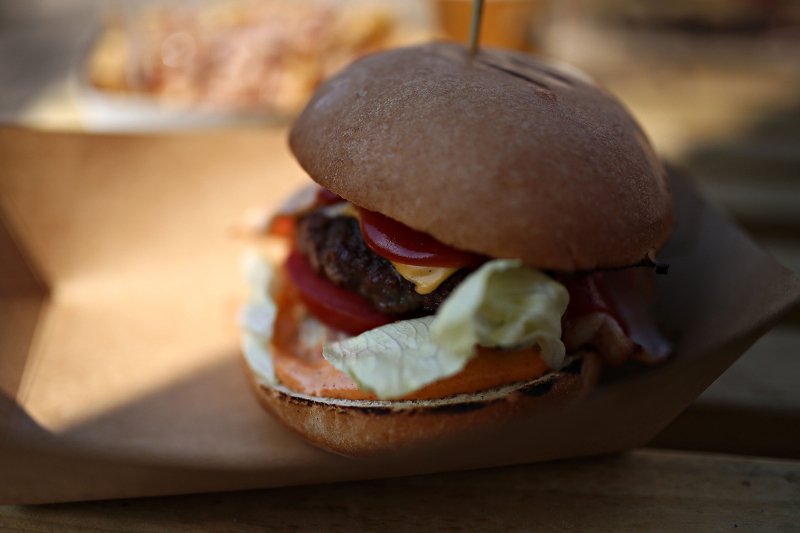 Αλμυρή αμαρτία: Η γιορτή του μπέργκερ στην Τεχνόπολη μέσα από 11 φωτογραφίες που ανοίγουν την όρεξη [εικόνες] | iefimerida.gr 10