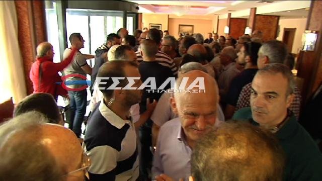 Χυδαία επίθεση του Μπέου στον Παπανδρέου: «Απατεώνα, κατέστρεψες την Ελλάδα. Ντροπή σου...» [βίντεο] | iefimerida.gr 1