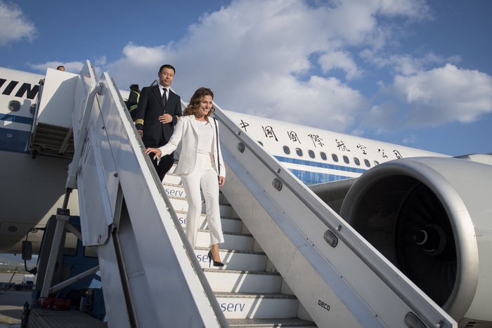 H παρθενική απευθείας πτήση από Πεκίνο για Αθήνα-Η Μπαζιάνα η πρώτη που αποβιβάστηκε [εικόνες] | iefimerida.gr 3