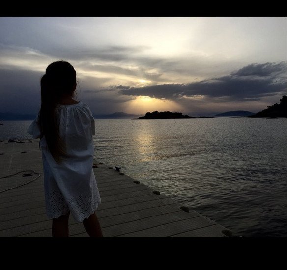 Η καλύτερη διαφήμιση: Οι Μπέκαμ ποστάρουν φωτογραφίες από τις διακοπές τους στην Ελλάδα [εικόνες] | iefimerida.gr 2