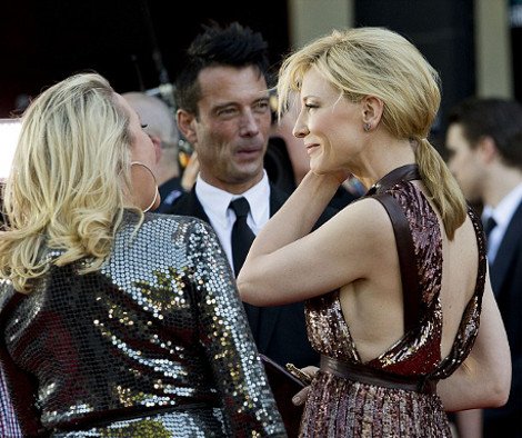 Η πιο τολμηρή εμφάνιση της Κέιτ Μπλάνσετ  -Τα έβγαλε όλα στη φόρα στο «κόκκινο χαλί» [εικόνες] | iefimerida.gr 2