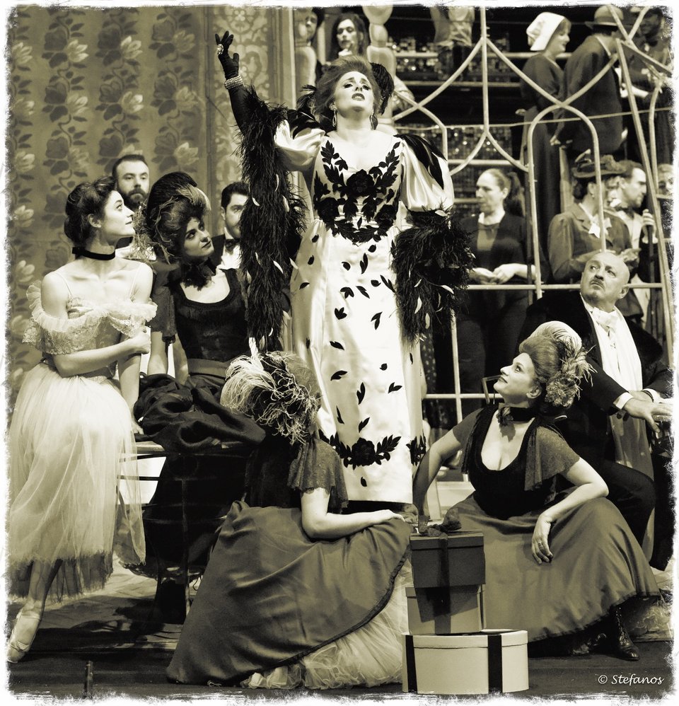 Στις πρόβες της Λυρικής για την Μποέμ [εικόνες] | iefimerida.gr 1