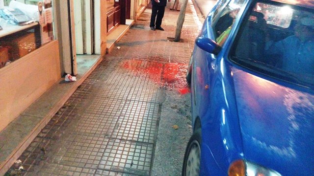 Πέταξαν μπογιές σε γραφεία του ΣΥΡΙΖΑ στον Βόλο [εικόνες] | iefimerida.gr 1