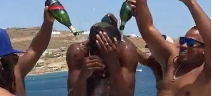 Ξεσαλώνει στο Μύκονο ο Μπόλτ -Κάθε βράδυ ξενύχτι και ντους με σαμπάνιες [εικόνες & βίντεο]  | iefimerida.gr 1