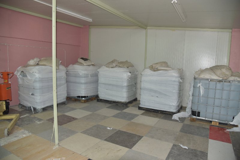 Παρασκεύαζαν ποτά-«μπόμπες» και τα διακινούσαν σε Ζάκυνθο, Κέρκυρα, Κρήτη και Αττική [εικόνες] | iefimerida.gr 0