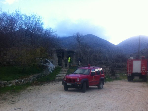 Πυροβόλησαν, πριν πυρπολήσουν τα σπίτια του Φώτη Μπόμπολα στα Σφακιά [εικόνες και βίντεο] | iefimerida.gr 5