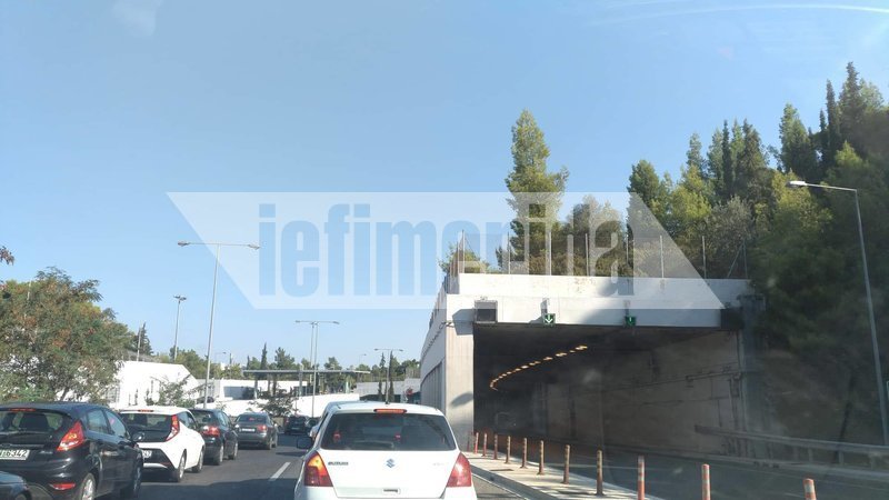 Καραμπόλα στην Αττική Οδό -Κυκλοφοριακό κομφούζιο [εικόνες] | iefimerida.gr 3