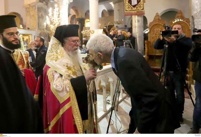 Ο Μπουτάρης εξηγεί γιατί δεν πήγε στην παρέλαση ο Καλαφάτης τον ρωτά γιατί δεν ενημέρωσε | iefimerida.gr 1