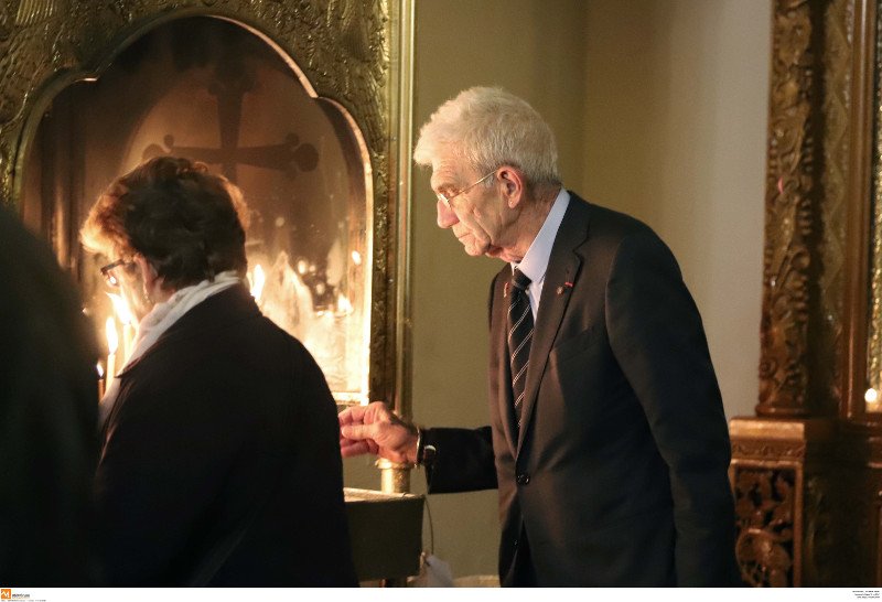 Ο Μπουτάρης εξηγεί γιατί δεν πήγε στην παρέλαση ο Καλαφάτης τον ρωτά γιατί δεν ενημέρωσε | iefimerida.gr 0