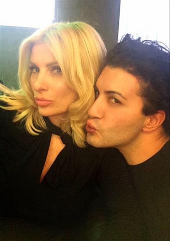 Σε τροχαίο ατύχημα ενεπλάκη στενός συνεργάτης της Μενεγάκη [εικόνες] | iefimerida.gr 2