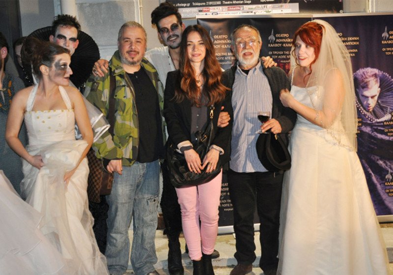 Μια άλλη Αννα Μπουσδούκου: Με κάζουαλ ντύσιμο αγκαζέ με τον ηθοποιό πατέρα της [εικόνα] | iefimerida.gr 0