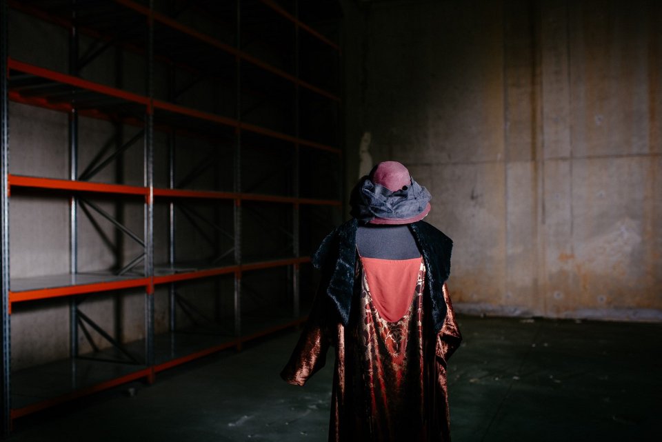 Περίτεχνα κοστούμια και μακέτες του Δαμιανού Ζαρίφη για το θέατρο και την όπερα [εικόνες] | iefimerida.gr 2