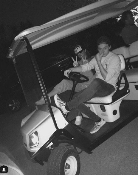 Η καλύτερη διαφήμιση: Οι Μπέκαμ ποστάρουν φωτογραφίες από τις διακοπές τους στην Ελλάδα [εικόνες] | iefimerida.gr 1