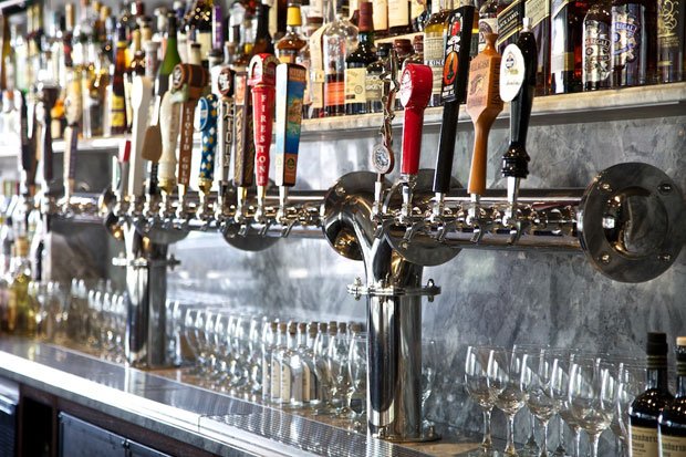 Η ελληνική ταβέρνα στη Νέα Υόρκη που εκθειάζουν οι Νew York Times, μιλώντας για ωδή στην Ελλάδα [εικόνες] | iefimerida.gr 0