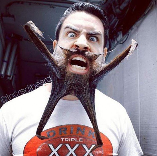 Mr. Incredibeard: Ο άντρας που έγινε διάσημος για την τρελή του γενειάδα και έστειλε τους χίπστερς στο κομμωτήριο [εικόνες]  | iefimerida.gr 1