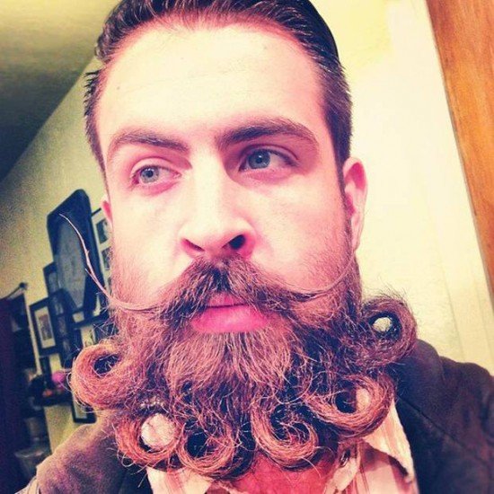 Mr. Incredibeard: Ο άντρας που έγινε διάσημος για την τρελή του γενειάδα και έστειλε τους χίπστερς στο κομμωτήριο [εικόνες]  | iefimerida.gr 6