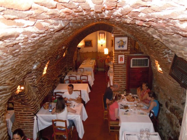 Αυτό είναι το παλαιότερο εστιατόριο του κόσμου από όπου «παρέλασαν» όλες οι ιστορικές φυσιογνωμίες [εικόνες] | iefimerida.gr 2