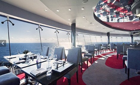 Στον Περαιά το MSC Divina το μεγαλύτερο και πιο χλιδάτο κρουαζιερόπλοιο της Μεσογείου [εικόνες] | iefimerida.gr 13