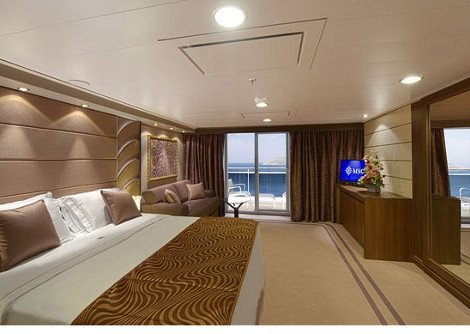 Στον Περαιά το MSC Divina το μεγαλύτερο και πιο χλιδάτο κρουαζιερόπλοιο της Μεσογείου [εικόνες] | iefimerida.gr 15