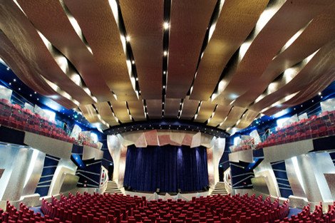 Στον Περαιά το MSC Divina το μεγαλύτερο και πιο χλιδάτο κρουαζιερόπλοιο της Μεσογείου [εικόνες] | iefimerida.gr 6