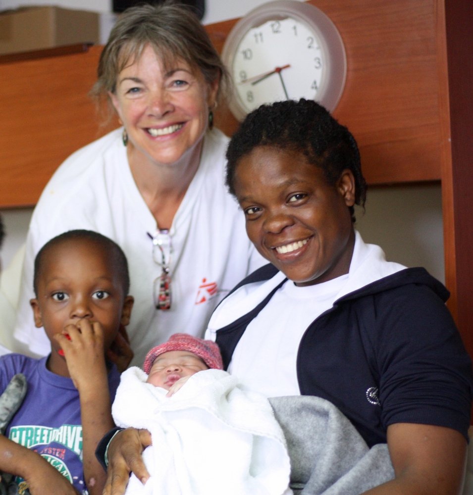 Εγκυος μετανάστρια γέννησε πάνω σε διασωστικό πλοίο [εικόνες] | iefimerida.gr 3