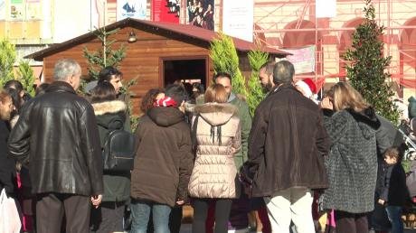 Ολη η Ελλάδα μια γιορτή -Νταούλια, υπαίθριες ψησταριές & χριστουγεννιάτικες αγορές [εικόνες & βίντεο] | iefimerida.gr 8