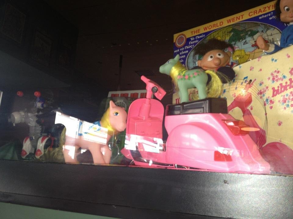 Το πιο καλτ μαγαζί της πόλης που θα σας ξυπνήσει παιδικές αναμνήσεις – Ένα νέο στέκι για τους λάτρεις των ρετρό καταστάσεων [εικόνες]  | iefimerida.gr 7