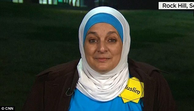 Εδιωξαν μουσουλμάνα από τη συγκέντρωση του Τραμπ [εικόνες & βίντεο]  | iefimerida.gr 1