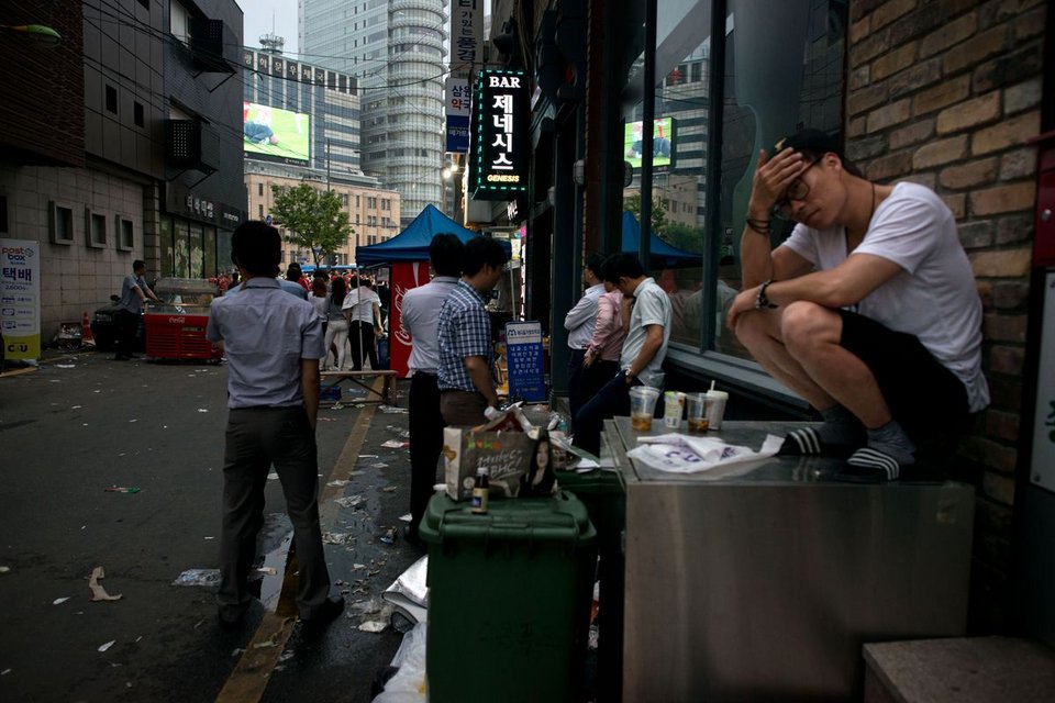 Αυτοί είναι οι πιο θλιμμένοι φίλαθλοι του κόσμου -Ο φωτογραφικός φακός κατέγραψε τα πρόσωπα της ήττας [εικόνες] | iefimerida.gr 10