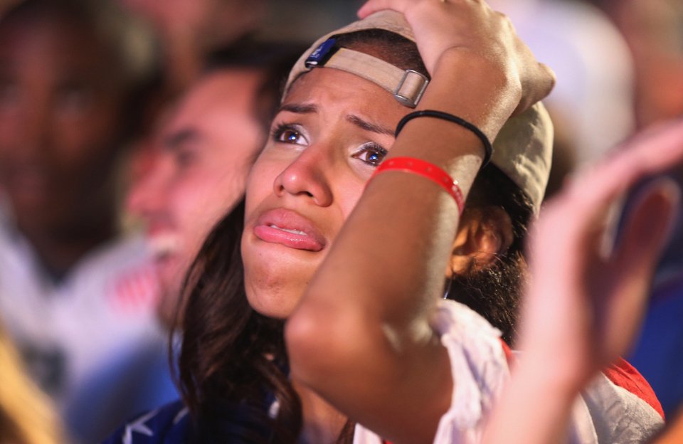 Αυτοί είναι οι πιο θλιμμένοι φίλαθλοι του κόσμου -Ο φωτογραφικός φακός κατέγραψε τα πρόσωπα της ήττας [εικόνες] | iefimerida.gr 3