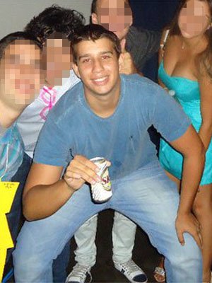 Φοιτητής ήπιε 20 σφηνάκια βότκας σε 1 λεπτό και πέθανε [εικόνες] | iefimerida.gr 6