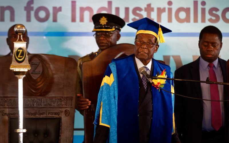 Ζιμπάμπουε: Χιλιάδες πολίτες στους δρόμους γιορτάζουν την αναμενόμενη πτώση του Μουγκάμπε [εικόνες]  | iefimerida.gr 6