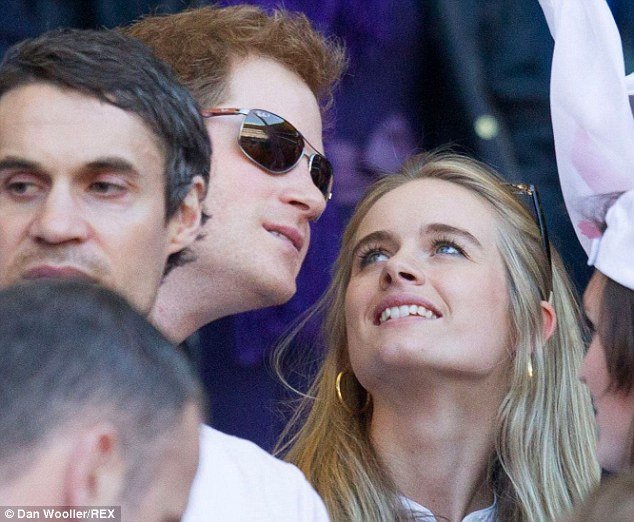 Την χώρισε ο Χάρι και κάνει πάταγο! [εικόνες & βίντεο] | iefimerida.gr 0