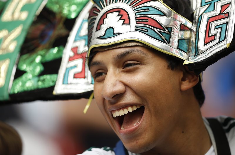 Μουντιάλ 2018: Μαγεία με Γουίλ Σμιθ και... Ροναλντίνιο στην τελετή λήξης [εικόνες & βίντεο] | iefimerida.gr 3