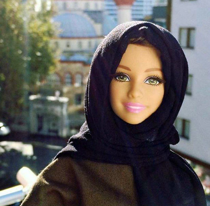 Η μουσουλμάνα «Barbie» που έγινε viral -Με μαντήλα και σοβαρό ντύσιμο [εικόνες]  | iefimerida.gr 1