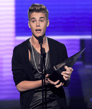 Μουσικά βραβεία ΗΠΑ 2012: Νικητές, ηττημένοι και ξεχωριστές παρουσίες [εικόνες] | iefimerida.gr 1