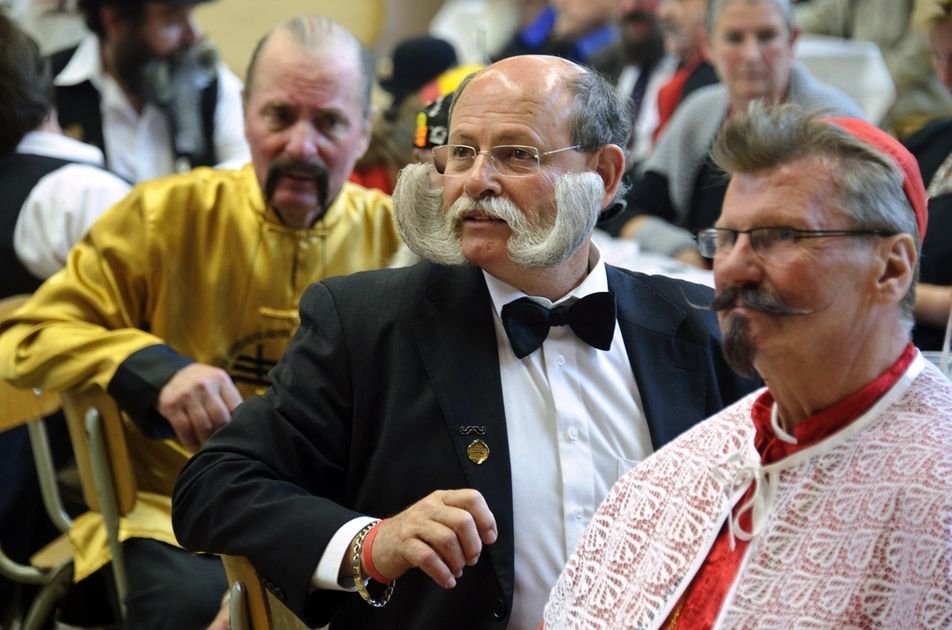 Καλλιστεία για... μουστάκια! - Ευρωπαϊκός διαγωνισμός για το καλύτερο στυλ | iefimerida.gr 4