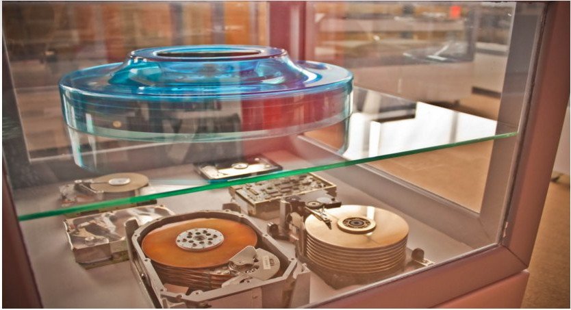 Ξαφνιάζει το Μουσείο Πληροφορικής στην Ελλάδα -Περιλαμβάνει 230 ιστορικά pc αλλά και το πρώτο ποντίκι από ξύλο  | iefimerida.gr 1