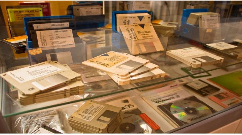 Ξαφνιάζει το Μουσείο Πληροφορικής στην Ελλάδα -Περιλαμβάνει 230 ιστορικά pc αλλά και το πρώτο ποντίκι από ξύλο  | iefimerida.gr 0