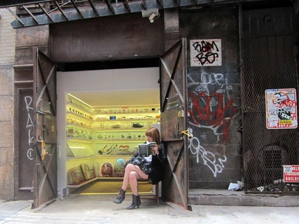 Το μικρότερο μουσείο του κόσμου βρίσκεται μέσα σε... ασανσέρ [εικόνες]  | iefimerida.gr 2