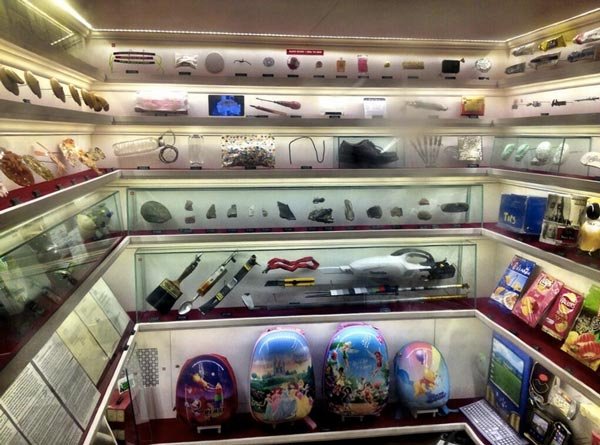 Το μικρότερο μουσείο του κόσμου βρίσκεται μέσα σε... ασανσέρ [εικόνες]  | iefimerida.gr 3