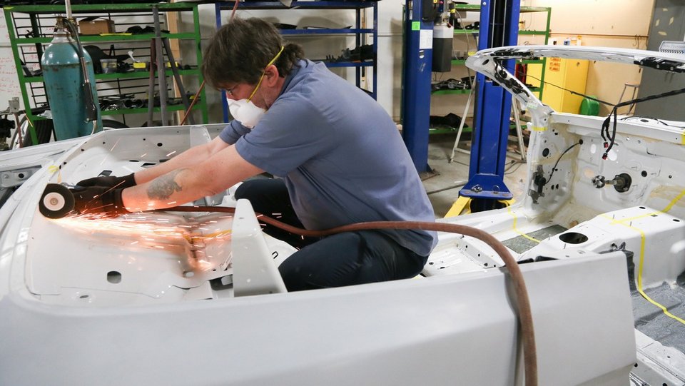 Πώς να ανεβάσετε μία Mustang στην κορυφή του Empire State Building [εικόνες & βίντεο] | iefimerida.gr 1