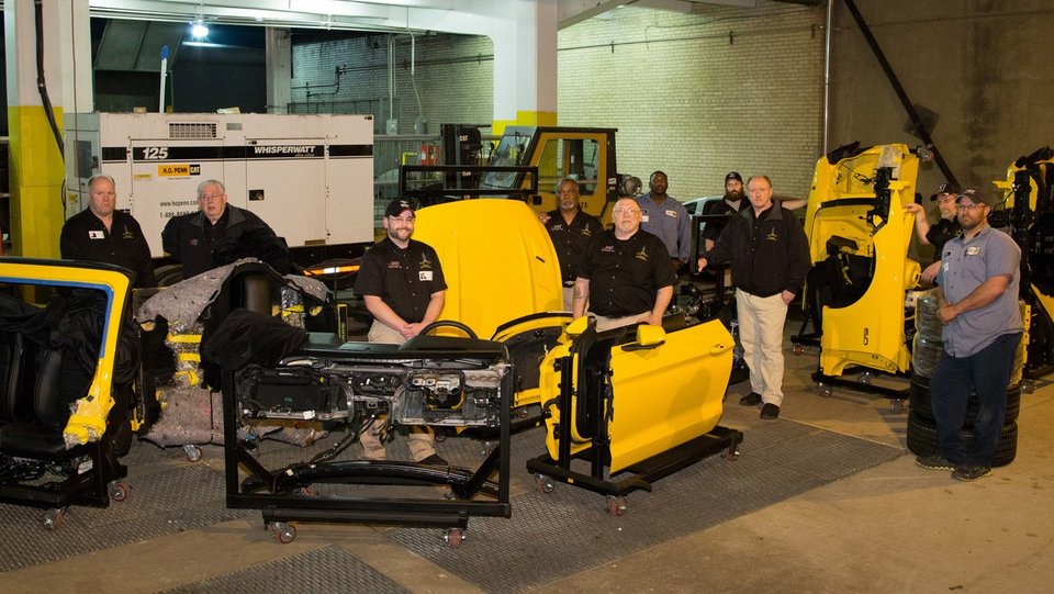 Πώς να ανεβάσετε μία Mustang στην κορυφή του Empire State Building [εικόνες & βίντεο] | iefimerida.gr 5