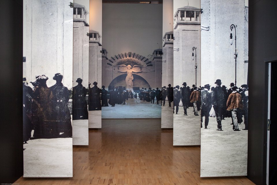 Οι Βρυξέλλες ξορκίζουν την τρομοκρατία με τέχνη [εικόνες] | iefimerida.gr 2