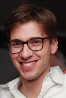 Στη σκιά των διασήμων: Τα άγνωστα αδέλφια των αγαπημένων σταρ [εικόνες] | iefimerida.gr 4