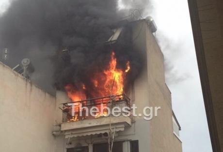 Φωτιά σε διαμέρισμα με παιδιά στην Πάτρα – Αιτία ένα καντήλι [εικόνες] | iefimerida.gr 0